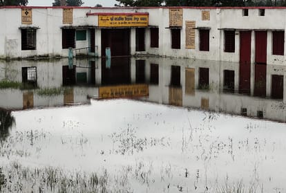 155 council schools surrounded by water classes suspended in Gorakhpur