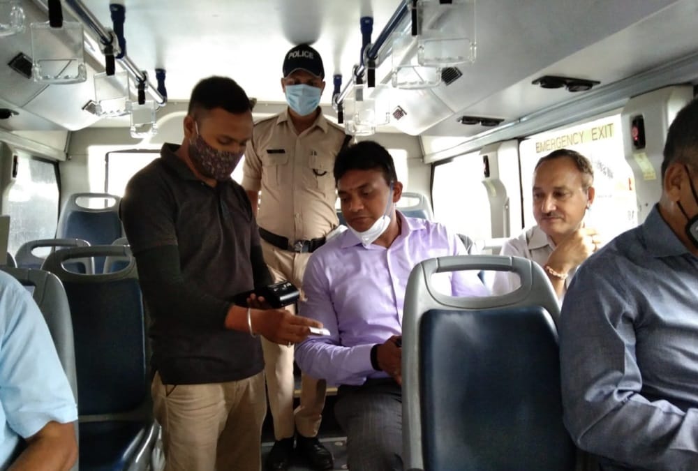 Dehradun News: DM Rajesh Kumar Travelled in Smart city Electric Bus for Inspection Photos