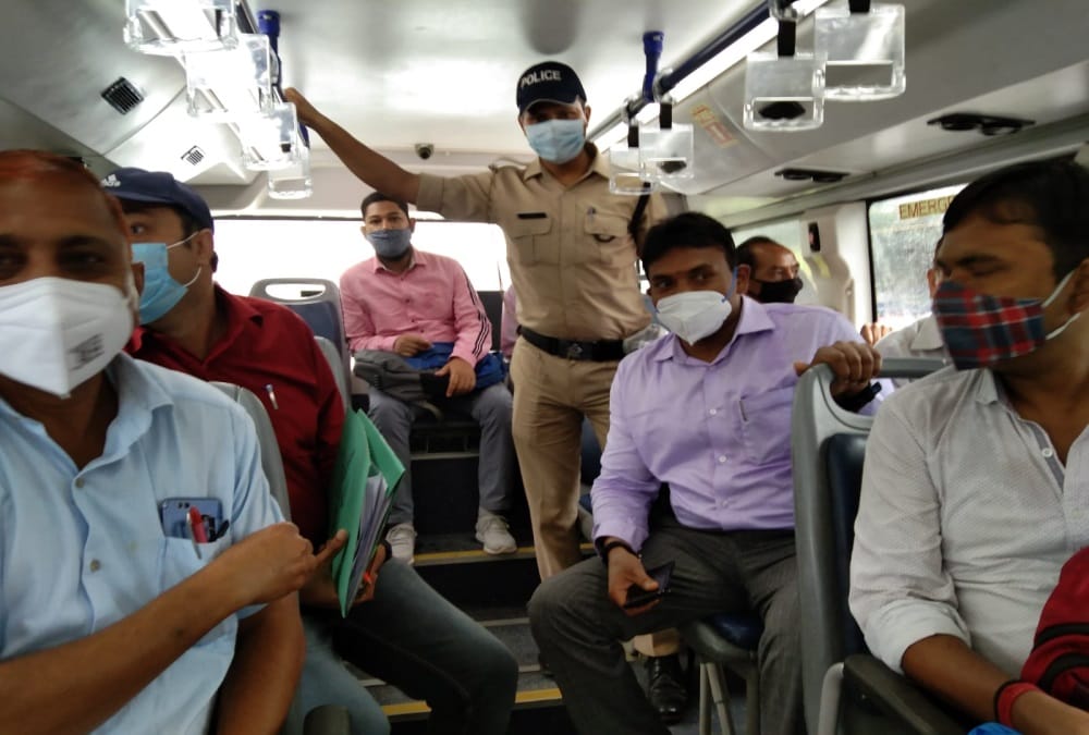 Dehradun News: DM Rajesh Kumar Travelled in Smart city Electric Bus for Inspection Photos