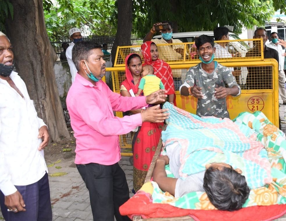 The SP office reached the injured on a handcart