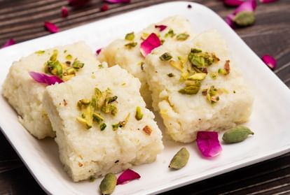 Navratri Prasad: नवरात्रि के नौ दिनों में माता रानी को लगाएं इन पकवानों का भोग, प्रसन्न होंगी मां दुर्गा Navratri Prasad recipe at home Navratri Bhog shardiya navratri 2023