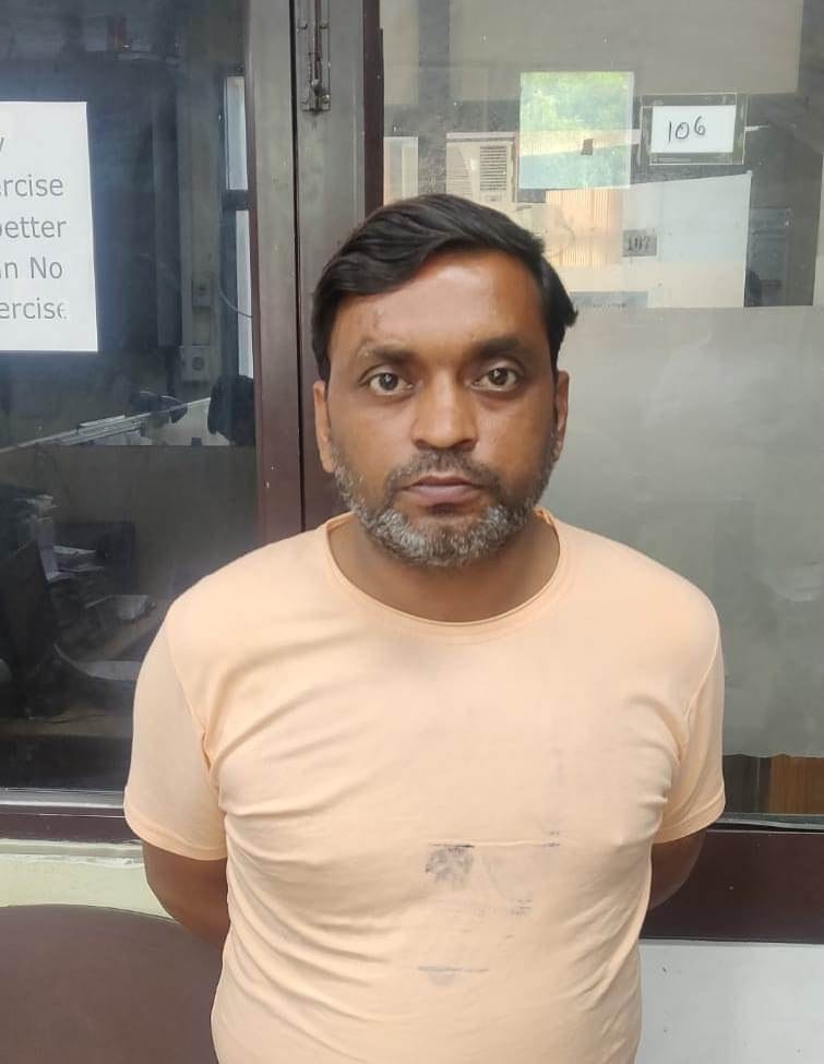 After ten years, accused of cheating of 1.76 crores arrested
