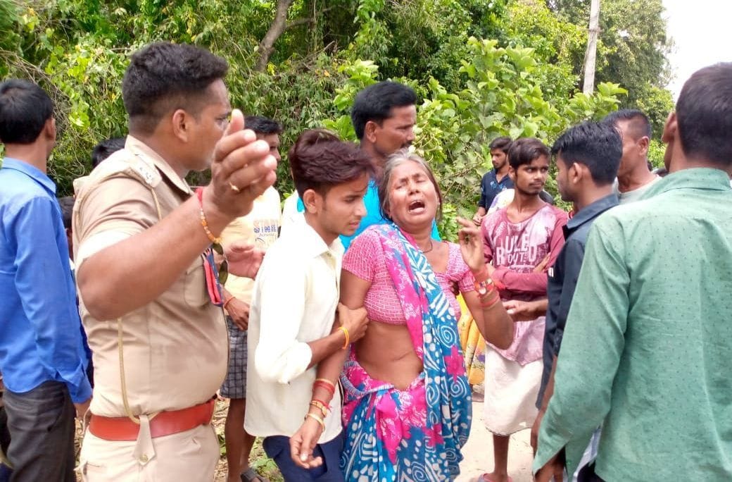 Tractor trolley full of 45 devotees fell into the ditch, the driver died