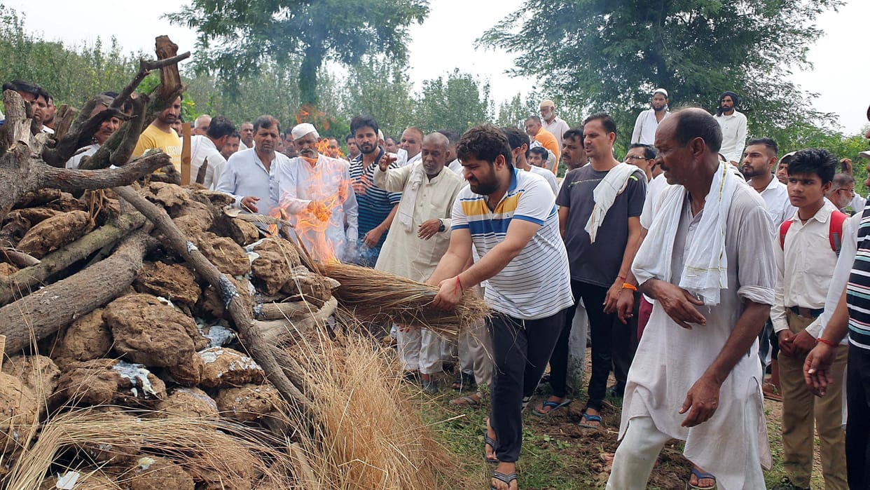 BJP leader's wife dies in monkey attack in Kairana