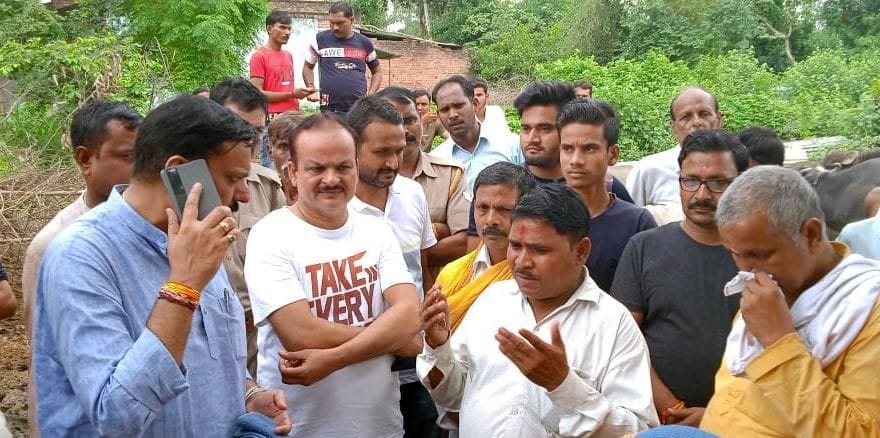 Bad words of Maholi MLA, said - demolished the house of the poor, I will hit the SDM with shoes