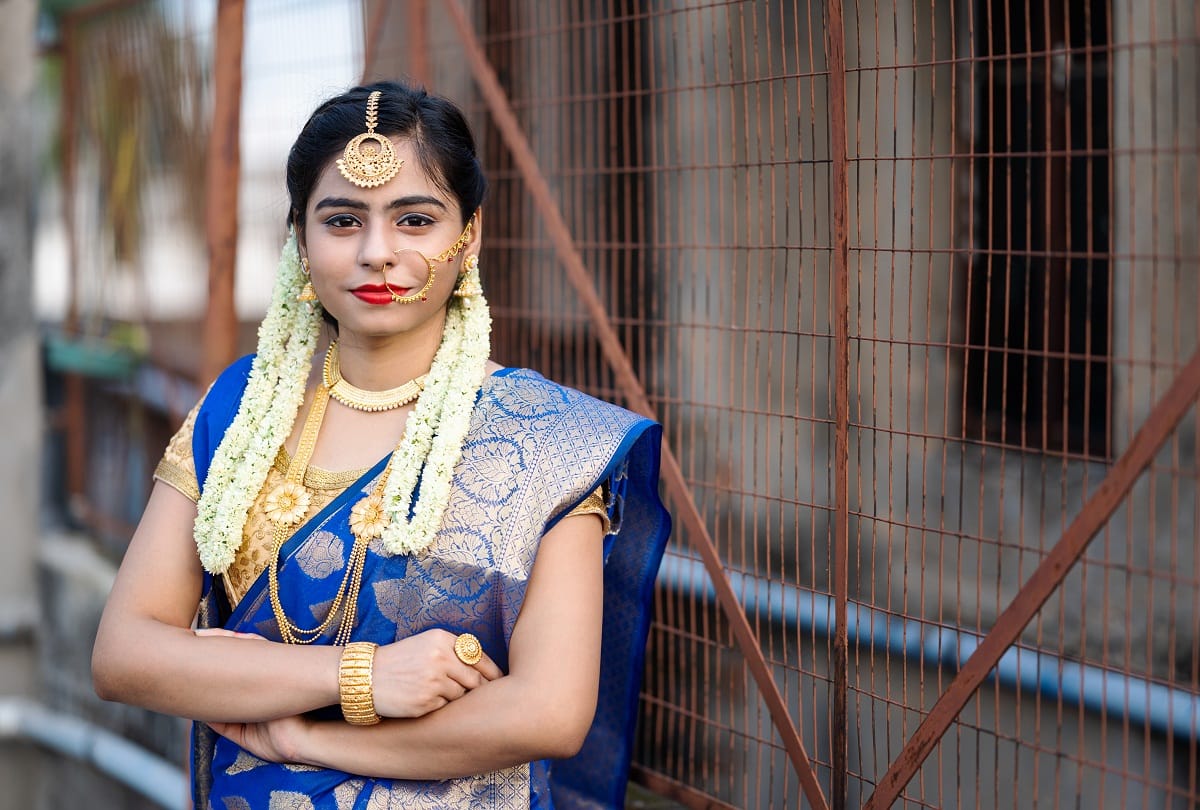 Shardiya Navratri 2024: Women 16 shringar reason and importance in hindi