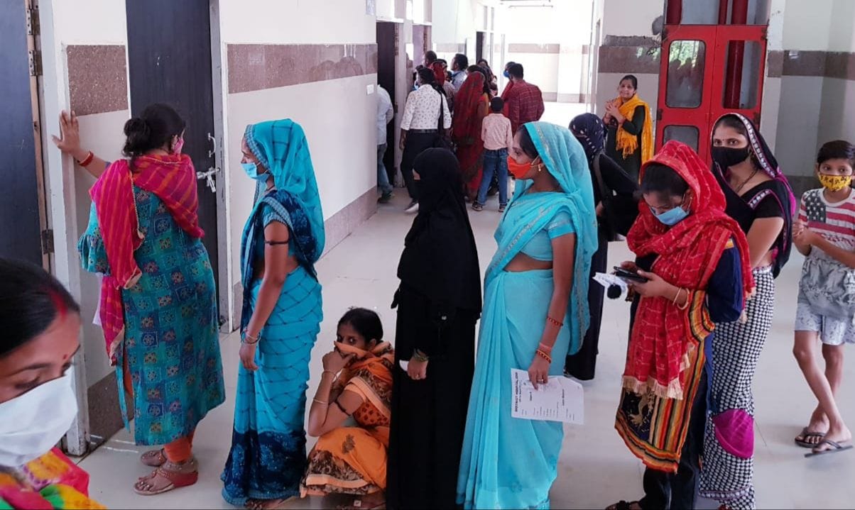 viral fever,dengue,bengali doctor,etah medical college,nagla simrat