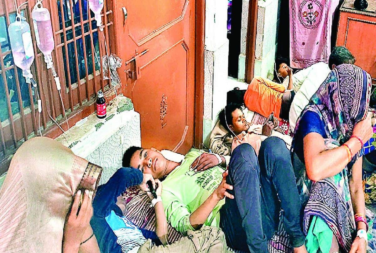 Viral Fever in Firozabad News: Fever Patients In Firozabad Village Live Report