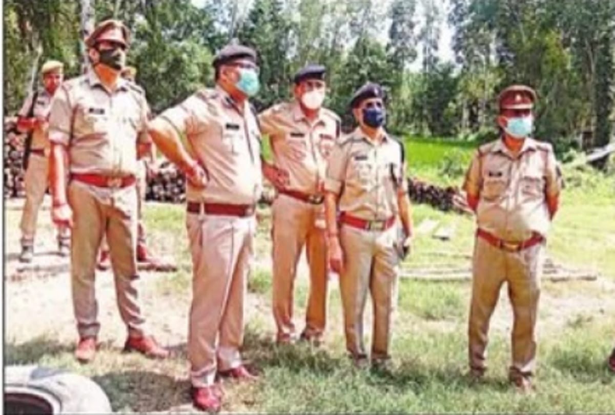 Robbery of businessman family in Bareilly miscreants says we are of principles do not get women jewelry removed