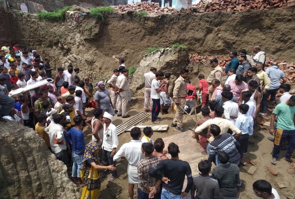 Soil Falling During Excavation Of Basement One Labor Die