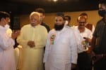 पुणे में राष्ट्रीय स्वयंसेवक संघ के सर संघ संचालक डॉक्टर मोहन भागवत से मुलाकात करते कैराना (शामल?