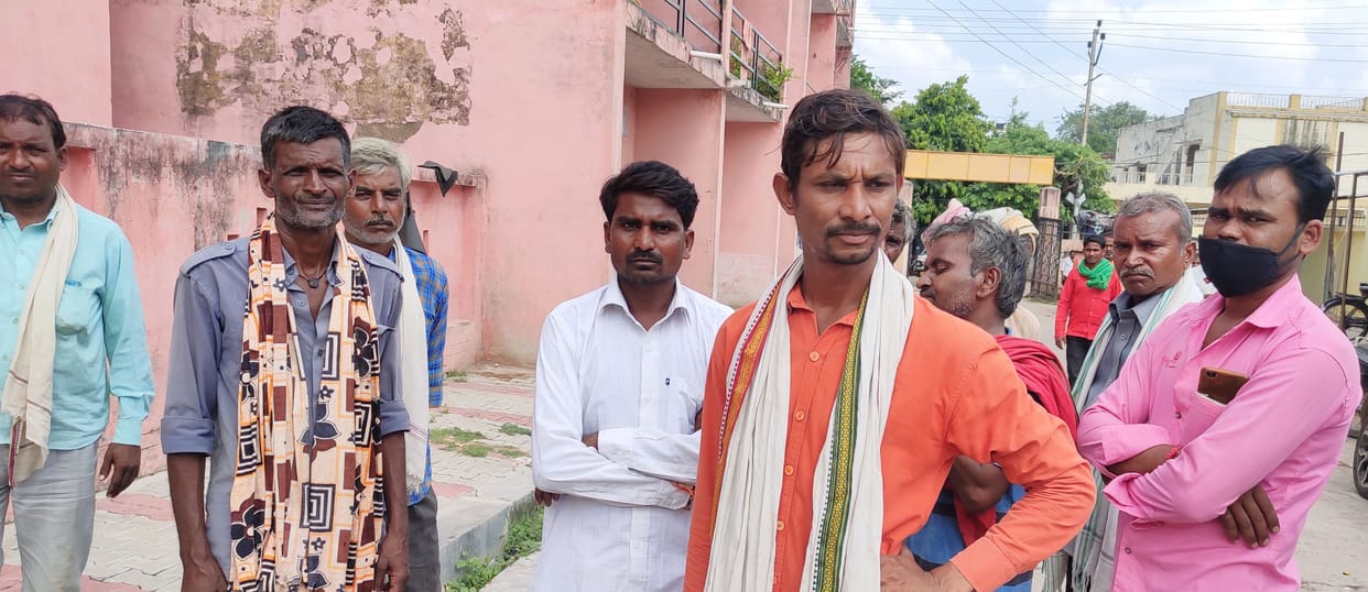 The youth who reached home from Kotwali committed suicide