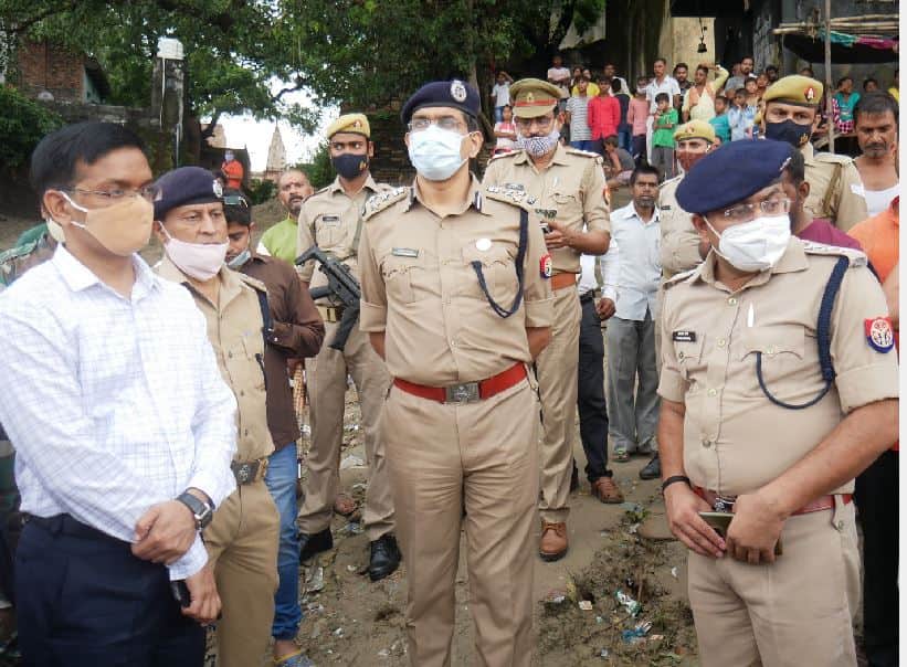 mirzapur boat accident  can averted if minor sailor accept devotees appeal for not crossing ganga in heavy rain and strong wind