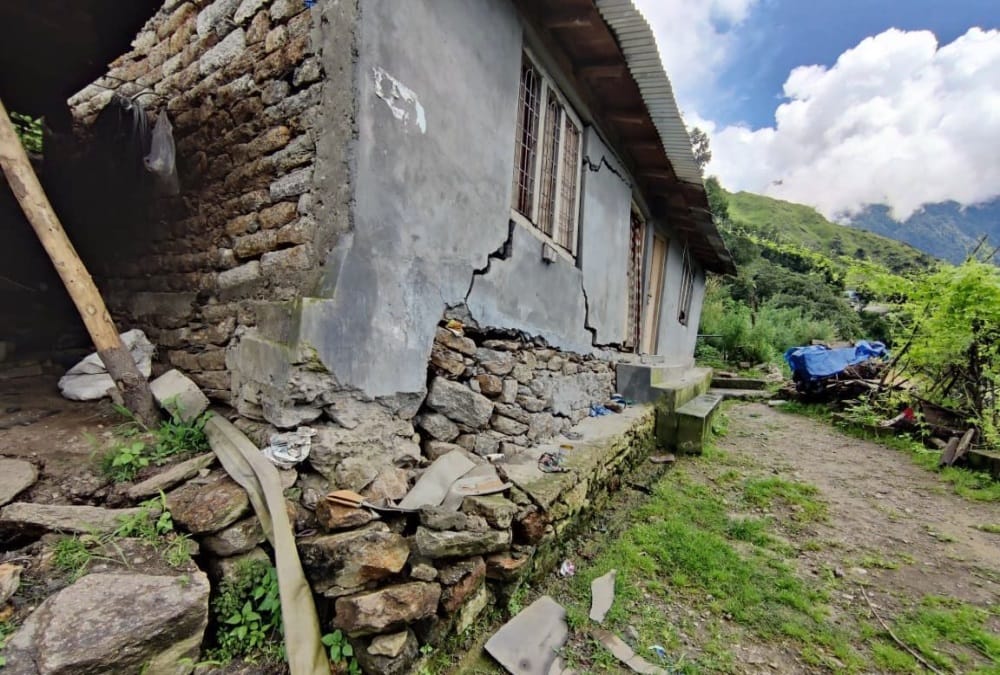 Uttarakhand weather latest News Today: Heavy Rainfall create Problems in Pithoragarh and chamoli photos