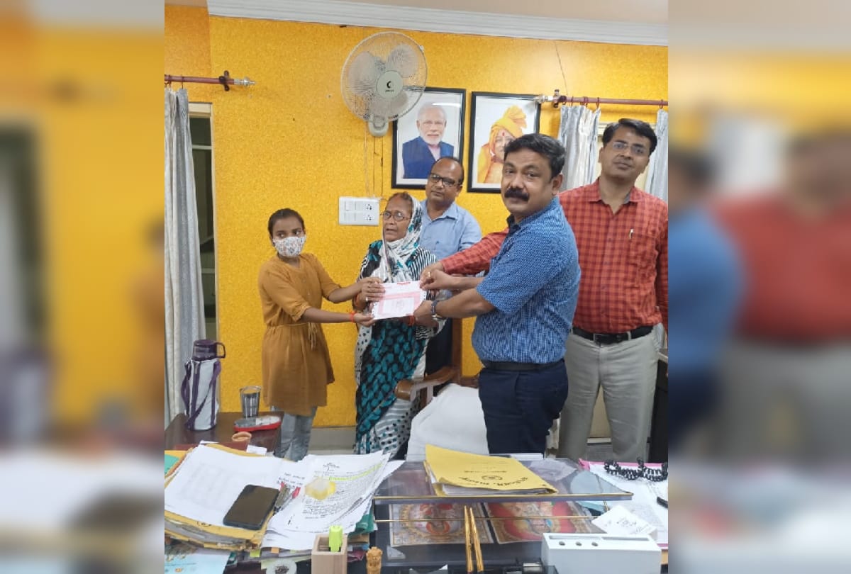 Girja Devi circling for determination of house tax for 40 years in Gorakhpur
