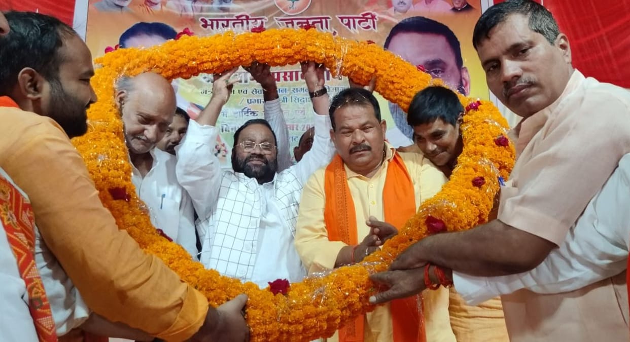 Respect for enlightened class in BJP: Swami Prasad