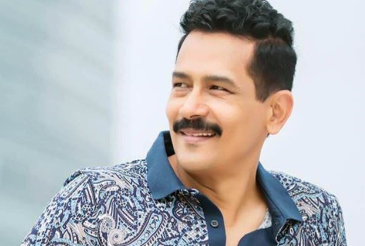 Atul kulkarni birthday special from chandni bar to rang de basanti actor has proved his worth through stellar performance