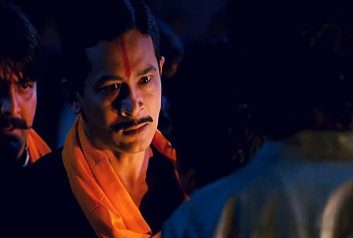 Atul kulkarni birthday special from chandni bar to rang de basanti actor has proved his worth through stellar performance