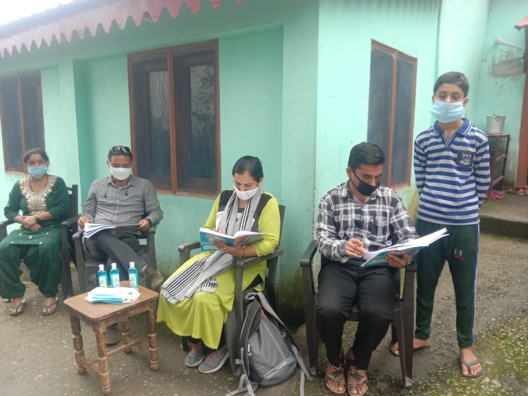 Binoo school teachers given student's exams door to door offline