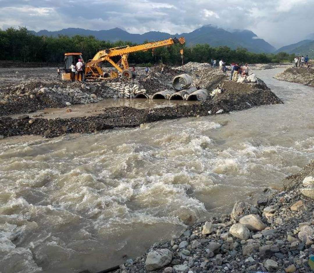 Alternate route built on Jakhan river closed again