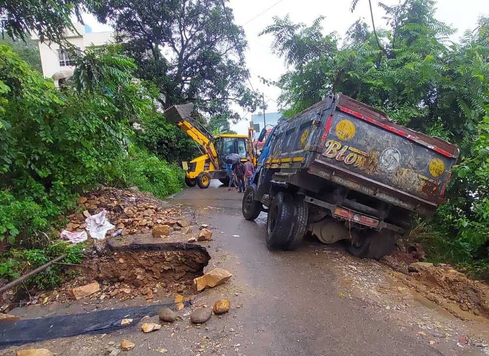 10 roads closed due to rain in Bageshwar