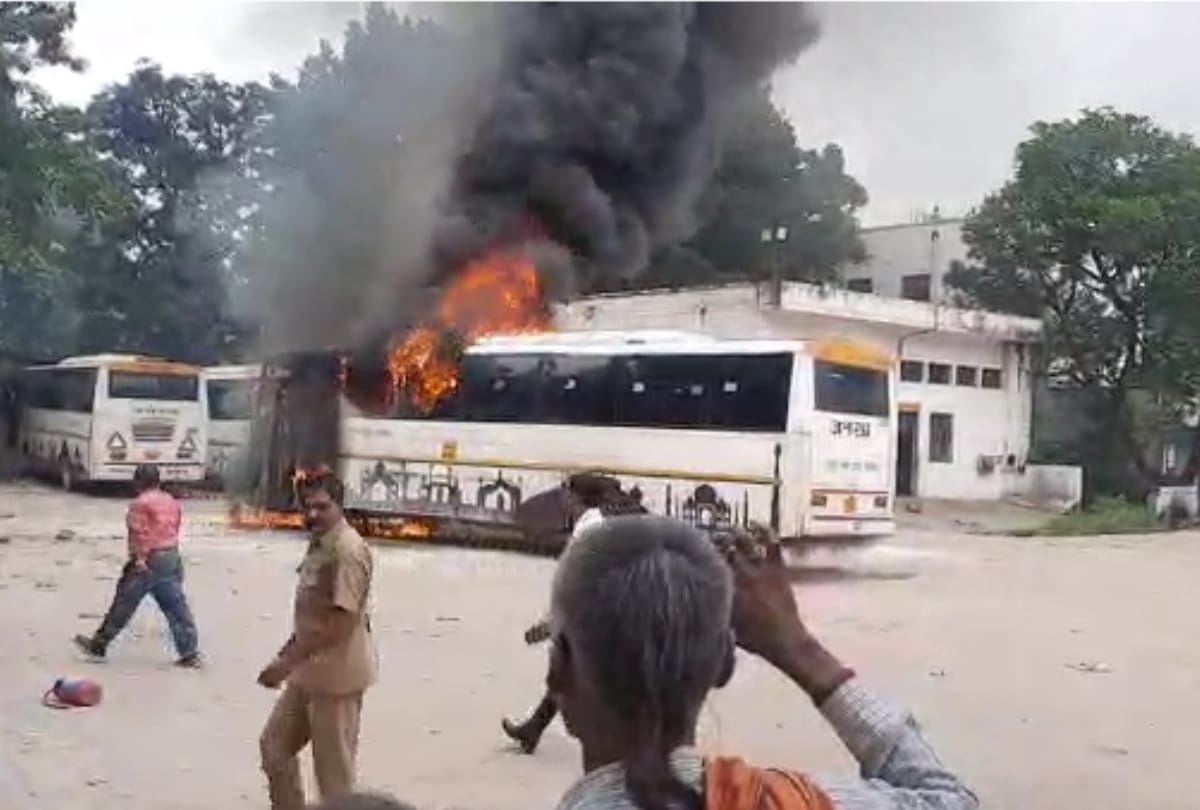 A Janrath AC bus catches fire in Lucknow.