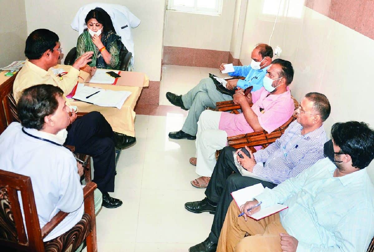 Expiry date medicine distributed to patients amid viral fever outbreak in firozabad