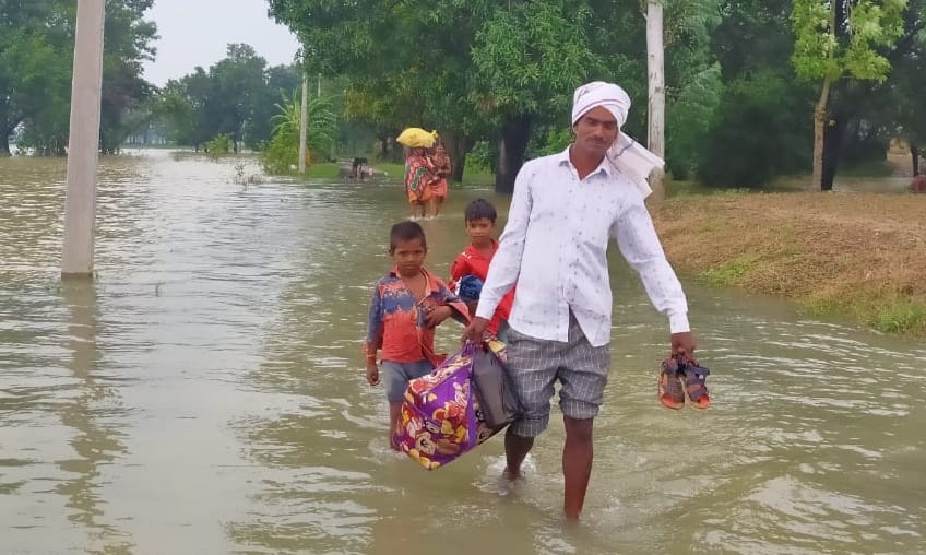 Rapti and Budhi Rapti intensified erosion, still many villages surrounded by floods