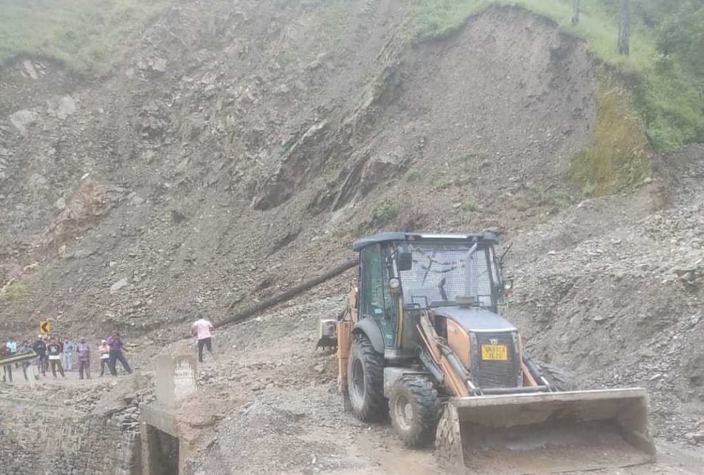 Uttarakhand weather latest News Today: Heavy Rainfall create Problems in Pithoragarh and chamoli photos