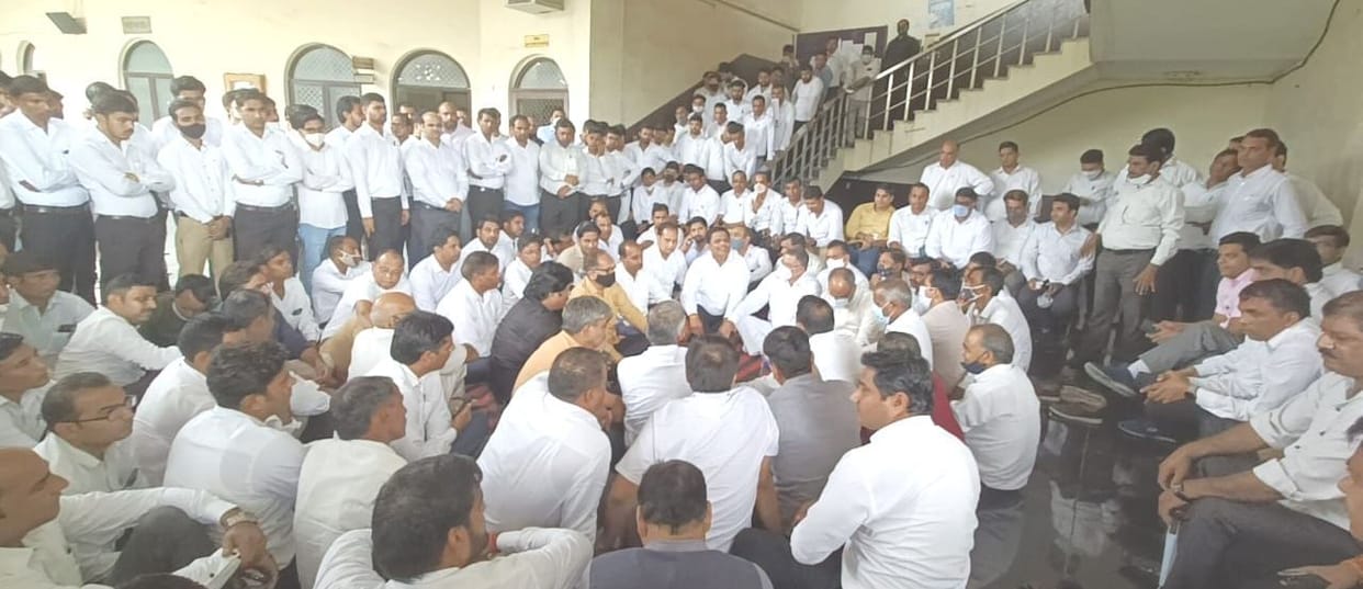 FIR will be lodged against the policemen who commit indecency
