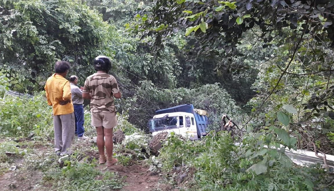 road accident in sonebhadra three people killed including mother and son after highway and truck collision