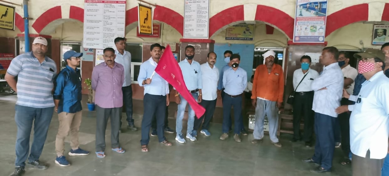 railway employee prtest railway privatization