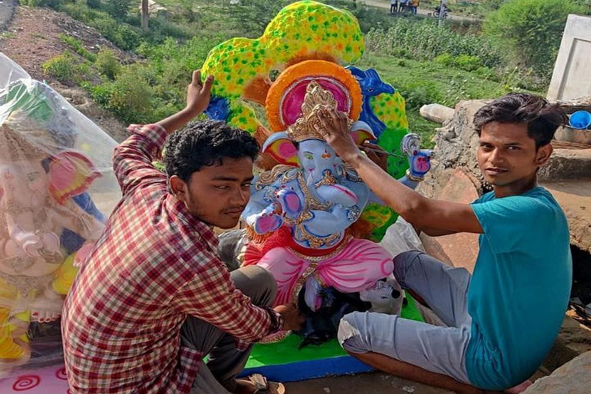 Ganpati Bappa will sit from house to house today