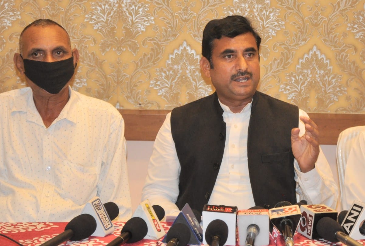 himachal news: forest minister rakesh pathania son accused of car sale fraud