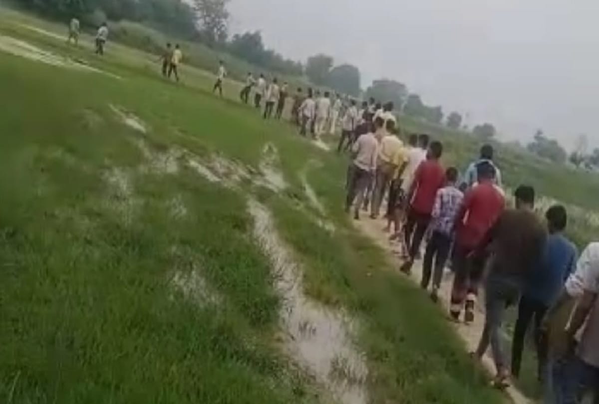 Deadbody of a woman with two children found from a pond in Itawah