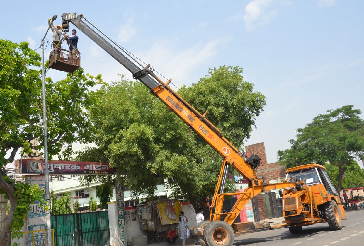 Bhiwani nagar parishad change contractor for street light maintenance