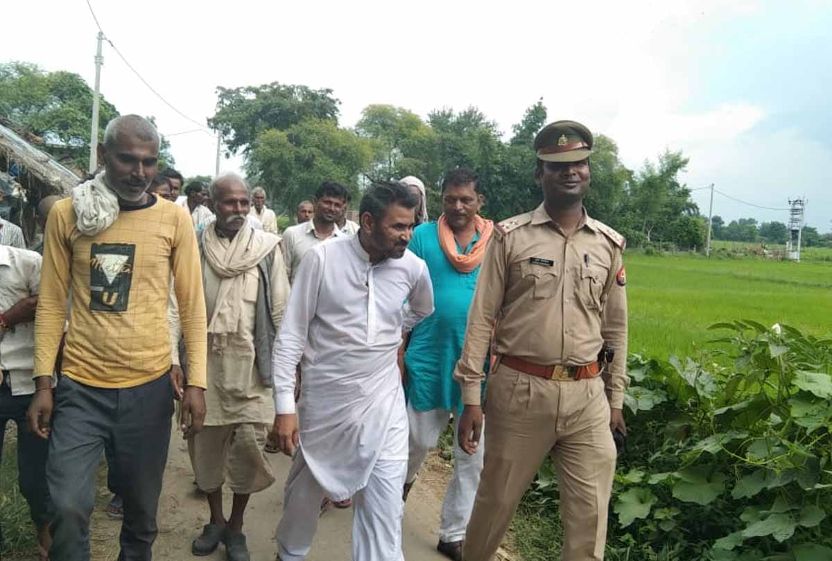 UP: After 12 years out of Pakistan's jail, the son reached Banda, cried after seeing his parents
