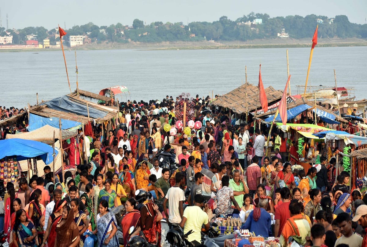 hartalika teej 2021: After taking a dip in the confluence for the longevity of the husband, the married women did severe penance