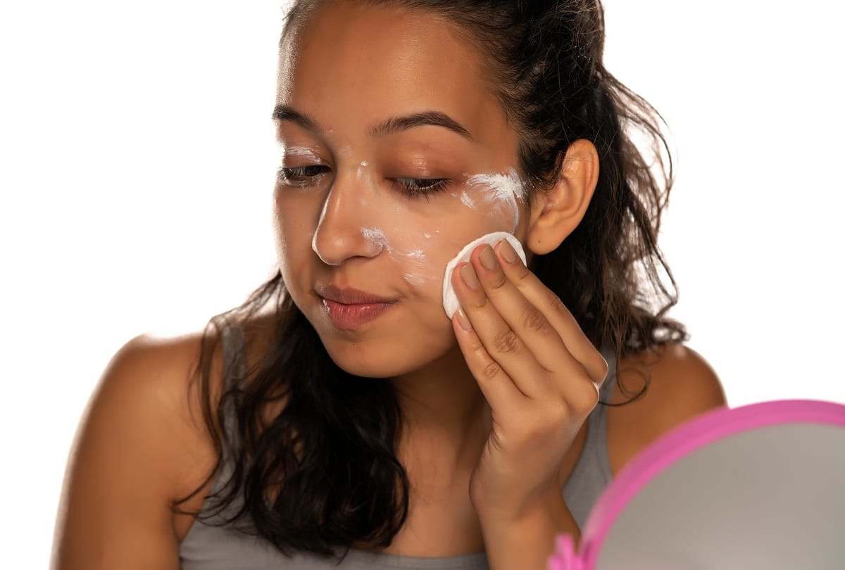 Beauty Tips Steps To Remove Makeup Before Sleep