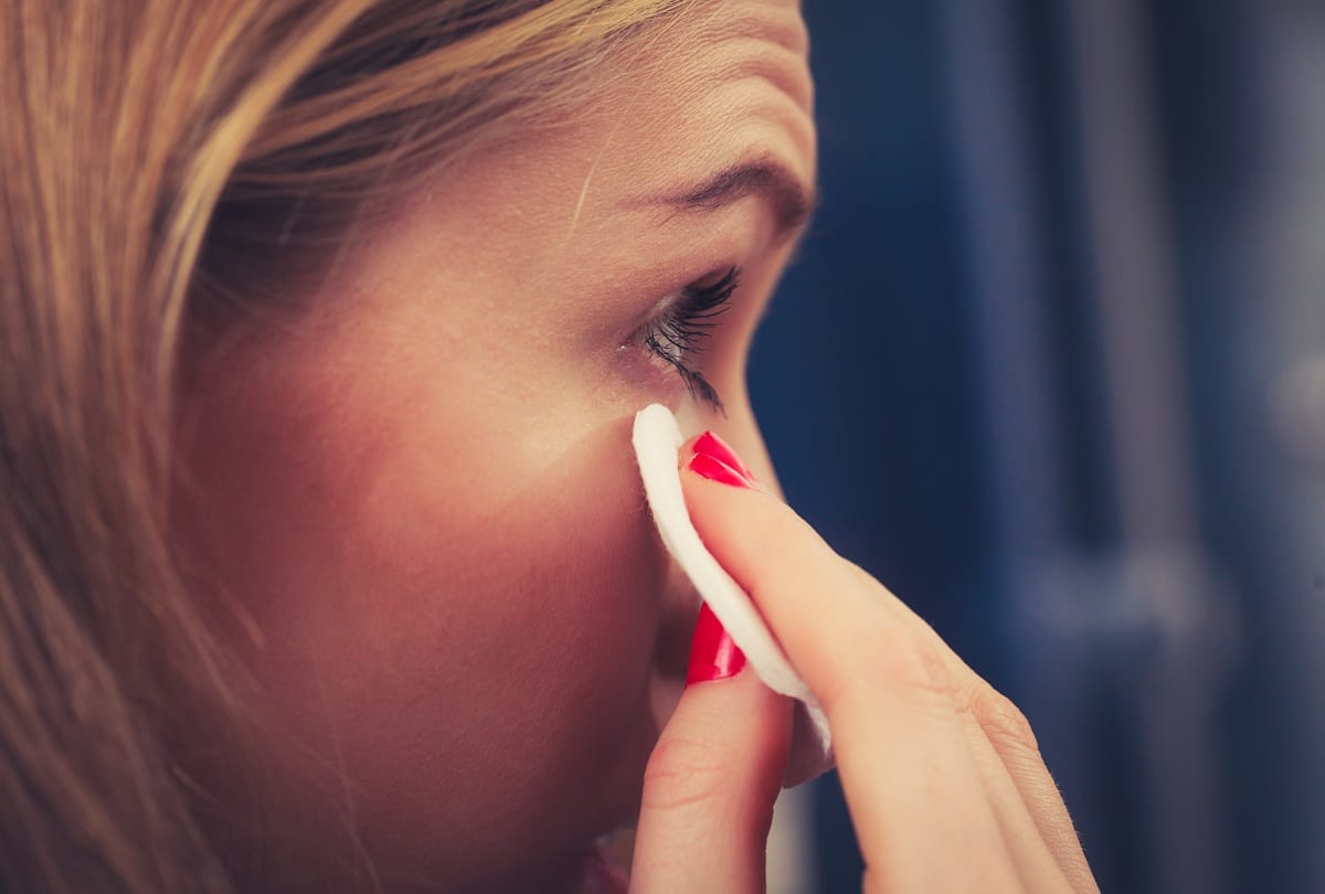 Beauty Tips Steps To Remove Makeup Before Sleep