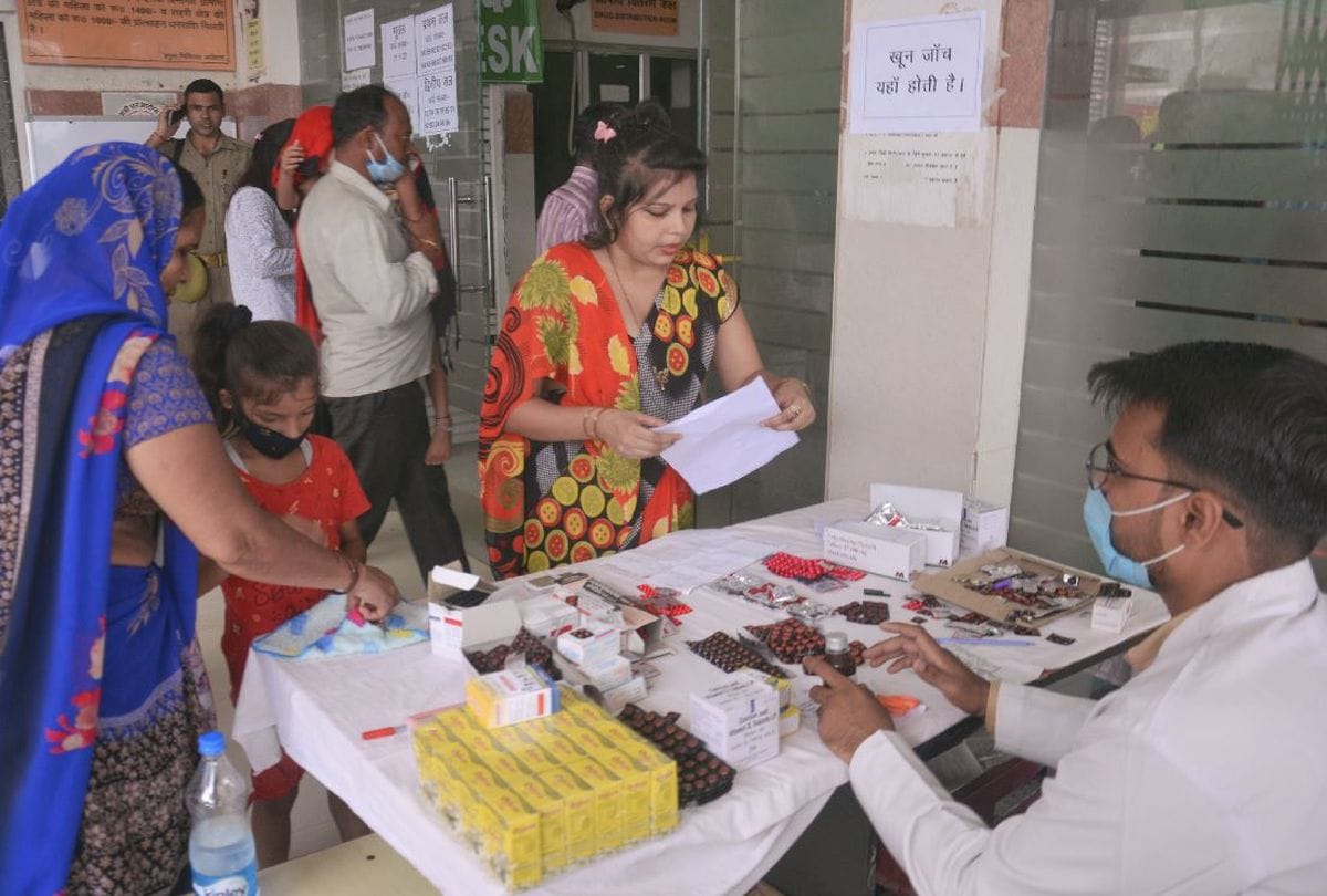 Expiry date medicine distributed to patients amid viral fever outbreak in firozabad