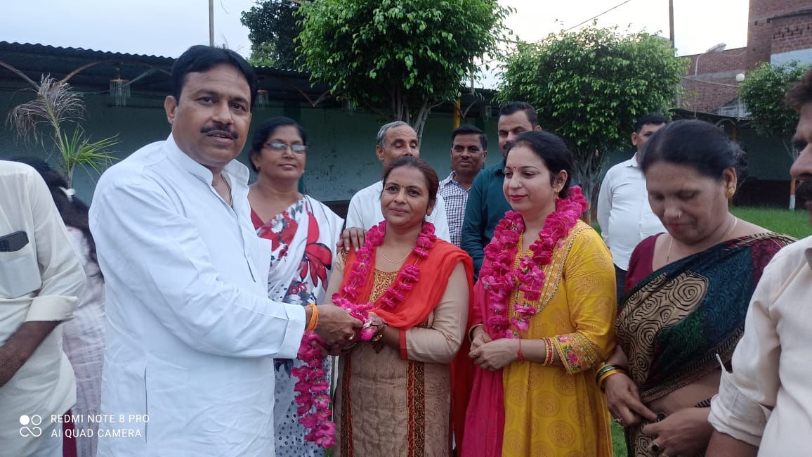 etawah news,Teachers will agitate against the policies of the government