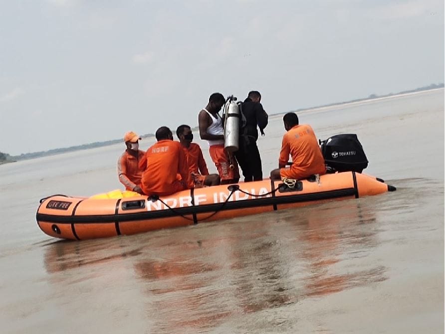 Mirzapur Boat Accident update one chiild deadbody found five another still missing three Helpless families get lifelong pain