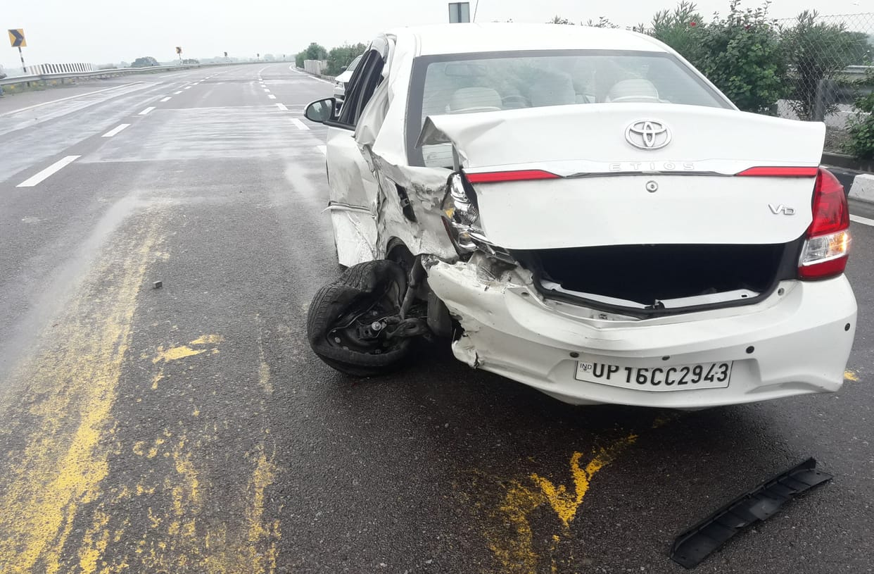 Seven injured including NTPC senior manager on expressway