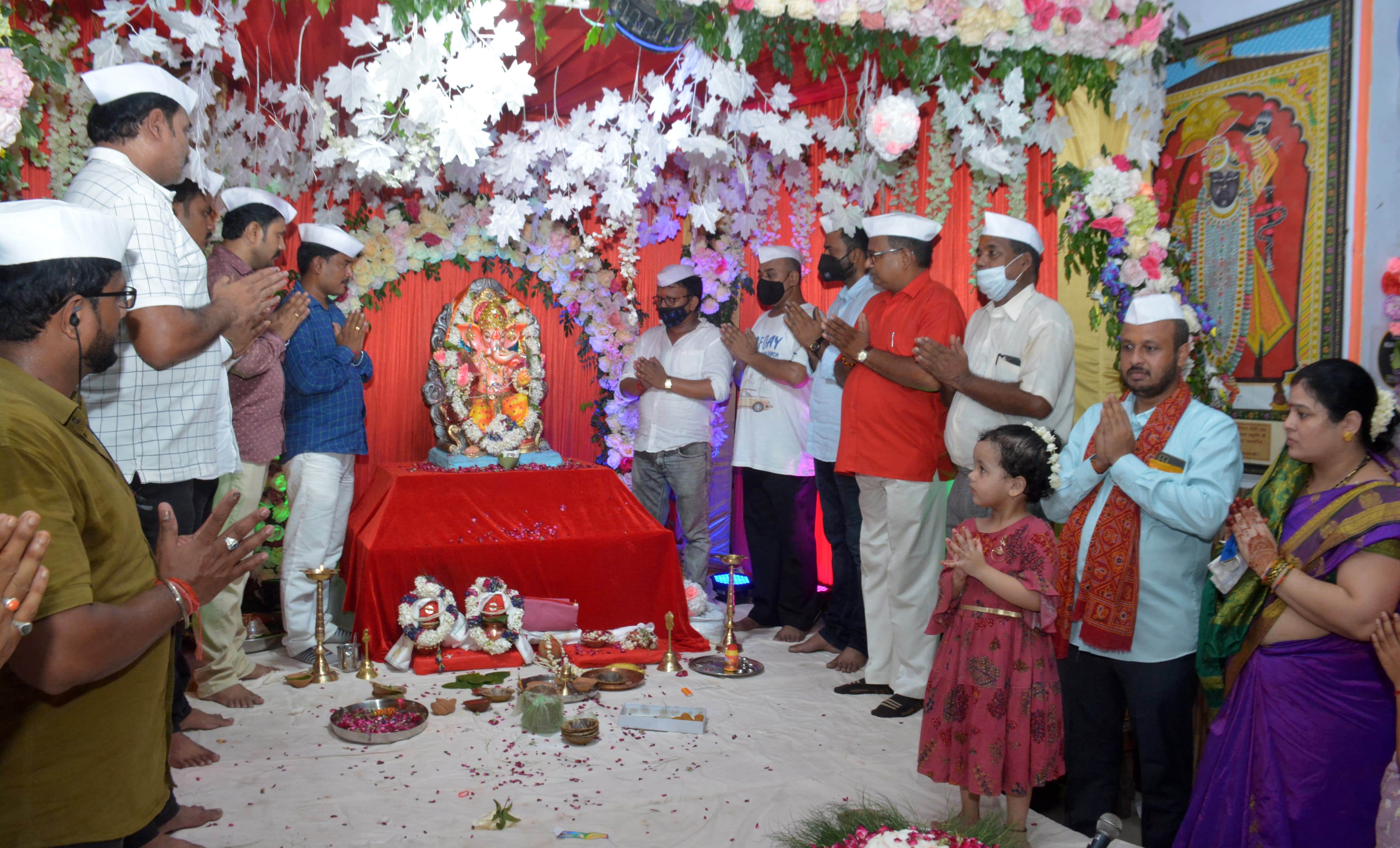 Varanasi: Vighnaharta established house to house in the city of Shiva, temples worshiped under corona protocol