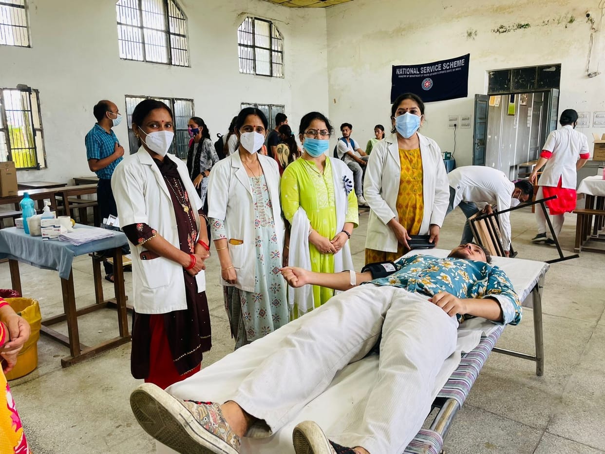 Blood donation camp organized in Vata College, 40 donated blood