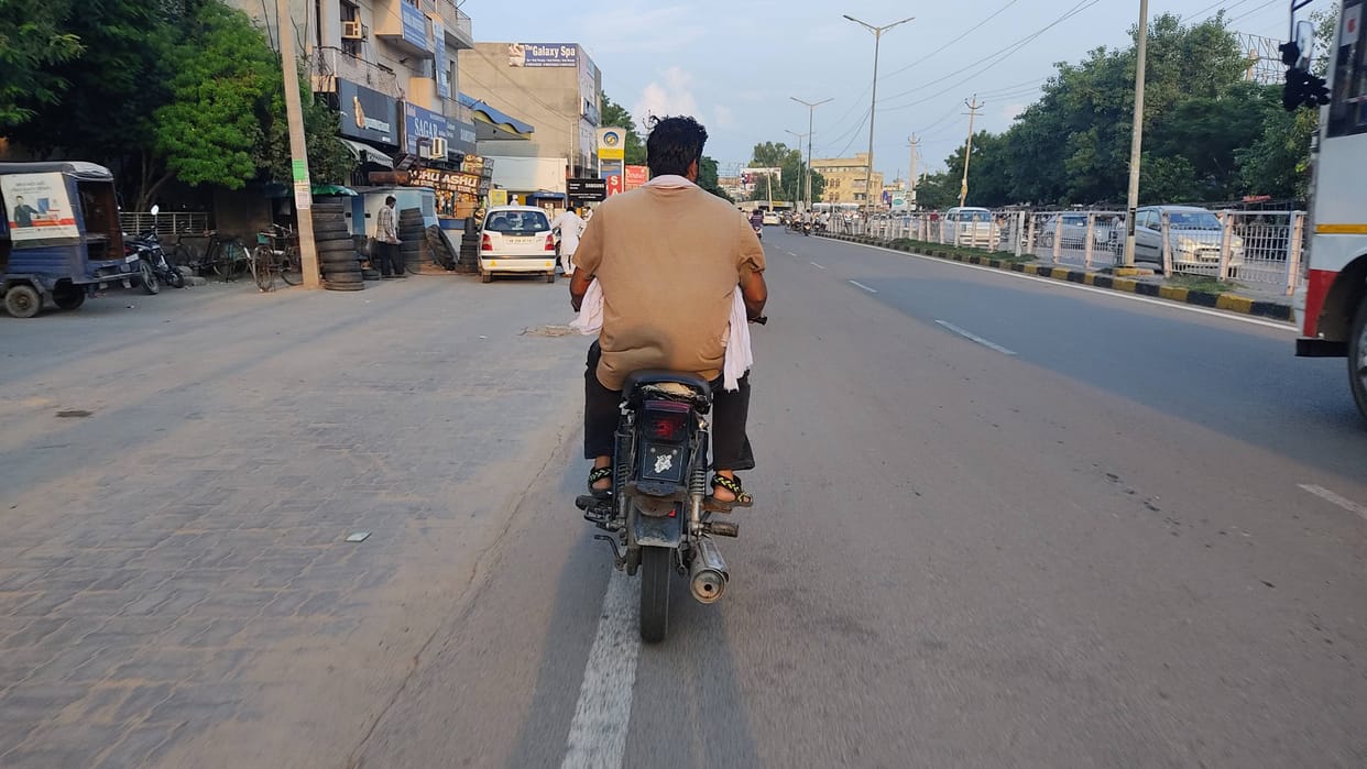 Follow the rules, helmets are not wearing seat belts, vehicles are handing over children