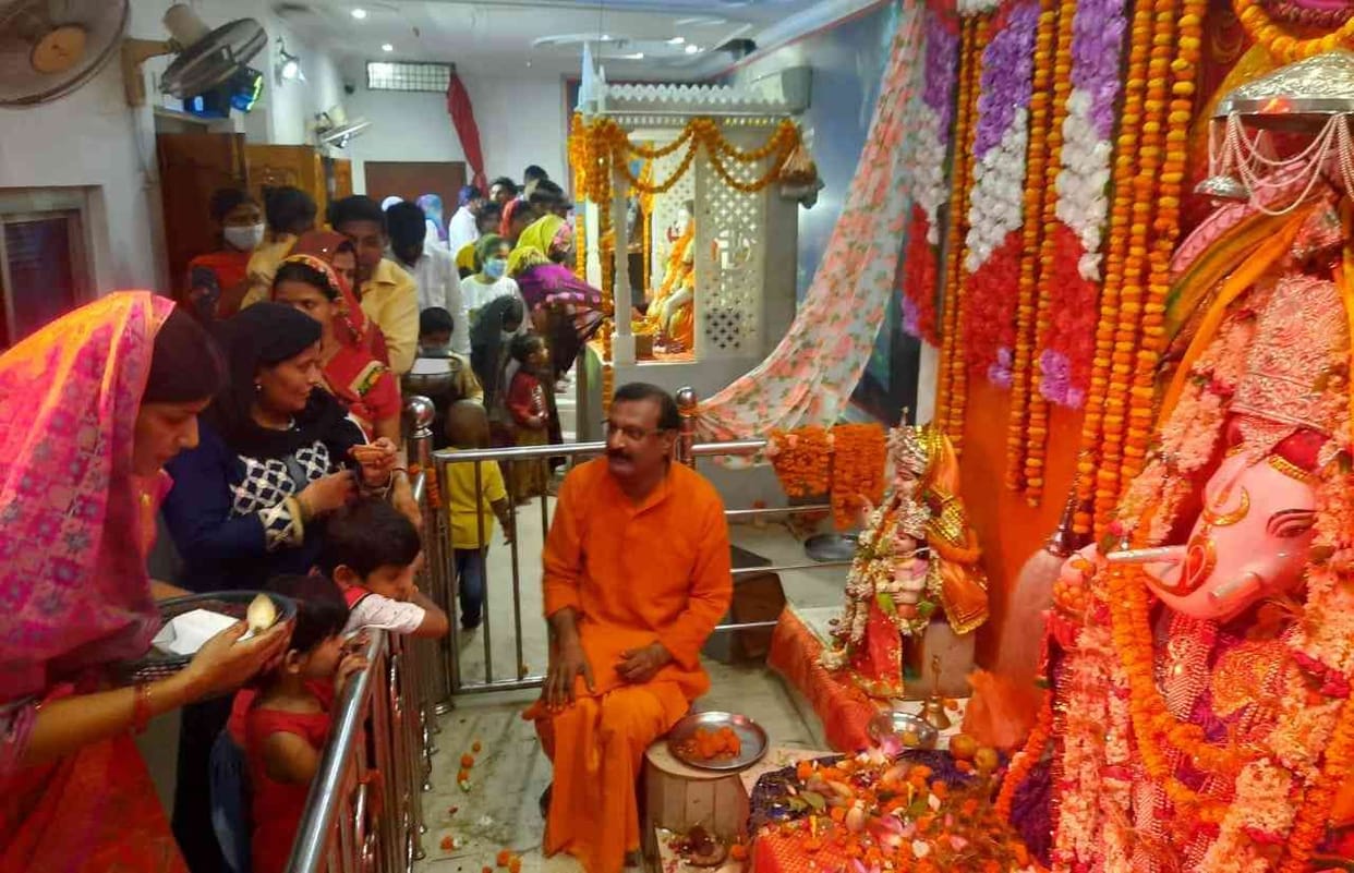 Gajanan went from house to house, resonated in the temples - Ganpati Bappa Morya