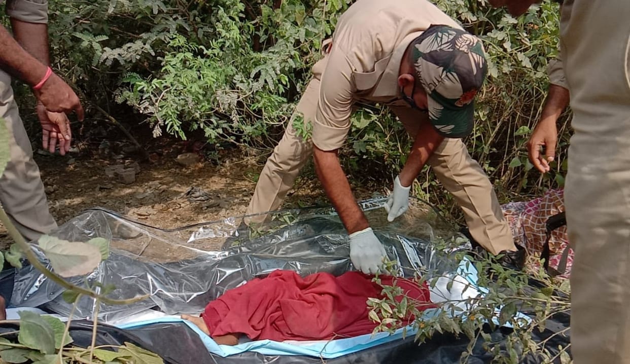 Sensation after recoverd dead body of innocent child girl near warehouse of mau railway station