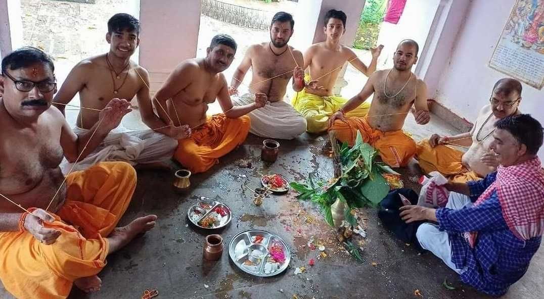 On Hartalika, the samavedis wore the sacred thread